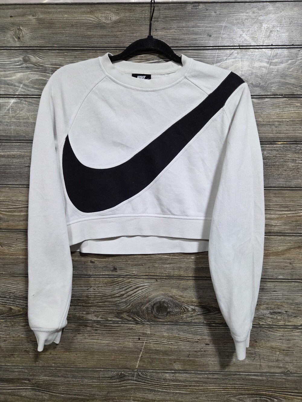 Nike Women’s Oversized Swoosh Cropped Sweatshirt XS White Black